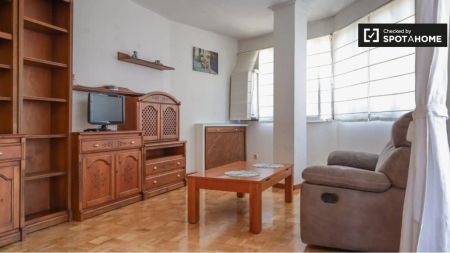 Piso de alquiler en Ciudad Jardín - Foto 2