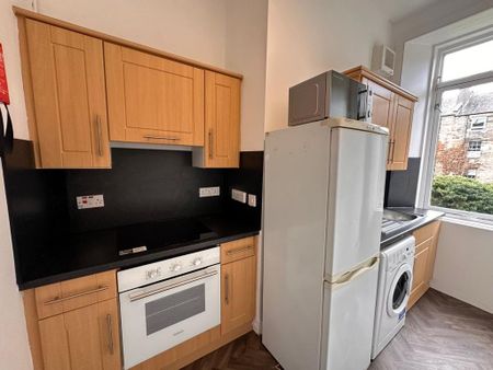 3 bedroom flat to rent - Photo 3