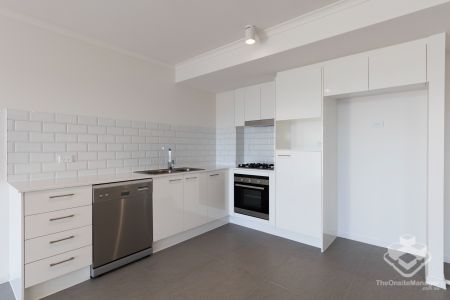 North-Facing Bright Airy & Fabulous - Photo 2