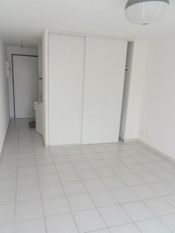Studio de 22 m² avec balcon, kitchenette équipée. - Photo 2