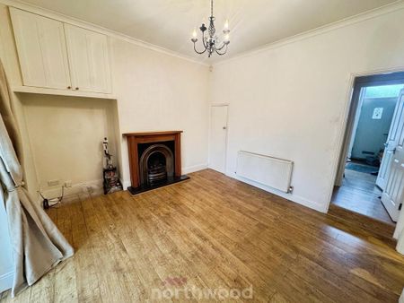 3 bedroom semi-detached house to rent - Photo 4