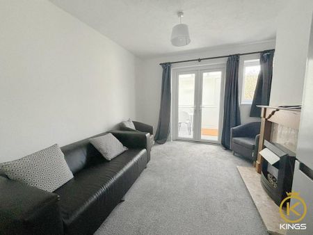 4 bedroom detached house to rent - Photo 2