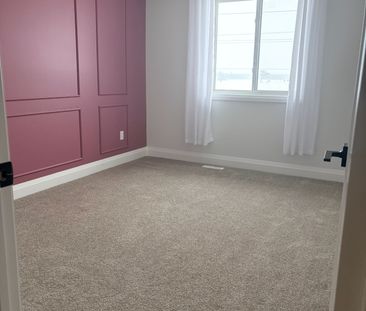 For Lease - 33 Evylean Court, St. Thomas, Ontario - Photo 3