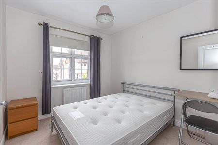 6 bedroom semi-detached house to rent - Photo 3