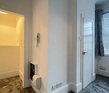 Studio to rent - Photo 6