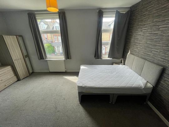 1 bedroom in a house share to rent - Photo 1