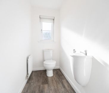 2 bedroom end of terrace house to rent - Photo 5