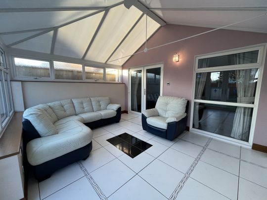 4 bed link detached - Photo 1