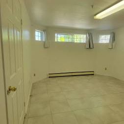 $2000 - 2 bedroom / 1 bath suite - Photo 4