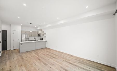 Primrose: Black Accents – 1800 Leila, Winnipeg, MB - Photo 5