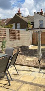 Fantastic HouseShare Close to Watford Centre Yardbird - Photo 3