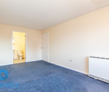 2 bed Apartment for Rent - Photo 2