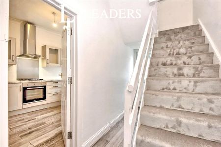 3 bedroom terraced house to rent - Photo 3