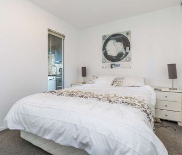 Fully Furnished Apartment - Unbeatable Location - Photo 3