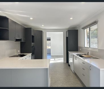 Sunny Sandford Home - Photo 3