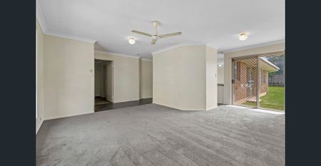 Four bedroom home with air conditioning on large block.. - Photo 2