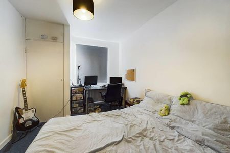 5 bedroom House To Let - Photo 3