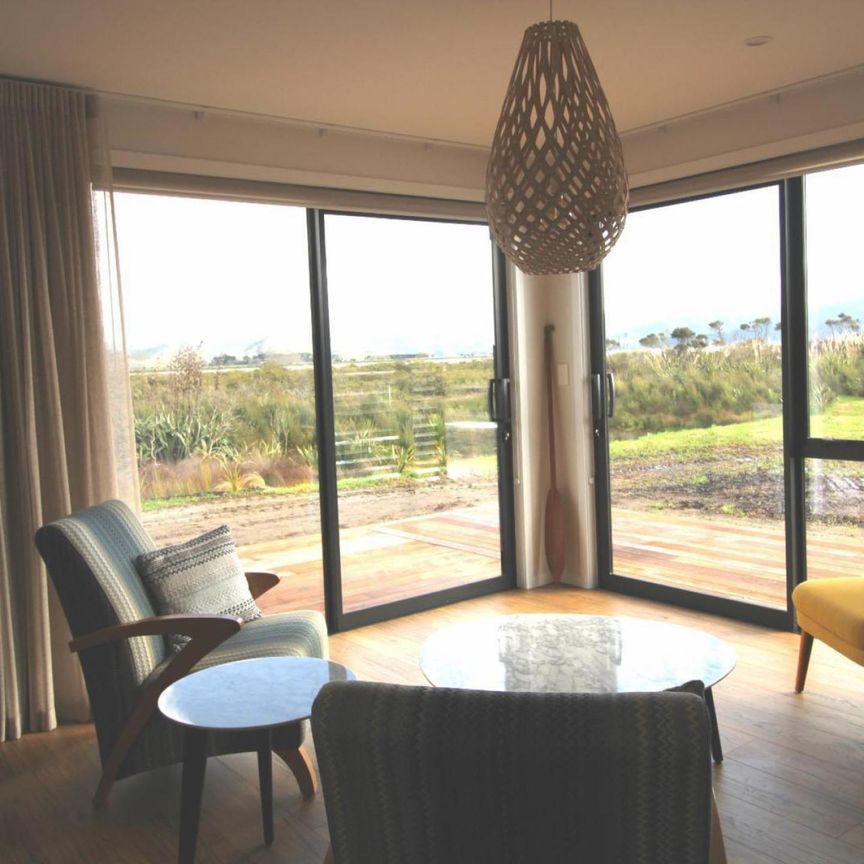 BRAND SPANKING NEW! - Photo 1