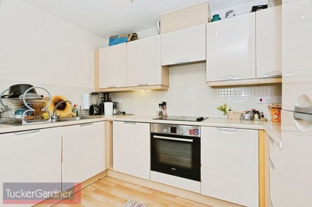 Warren Close, Cambridge - Photo 1