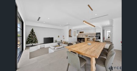 Luxury Redefined! Fully Furnished Executive Residence - Photo 2