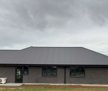 Four Bedrooms - Cambridge - Photo 2