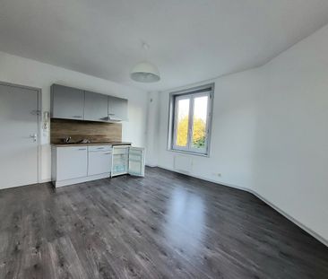 Location Appartement 2 pièces 38m² - Photo 3