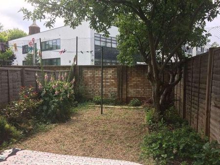 Belton Way, Bow, E3 - Photo 4