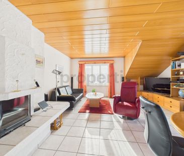 Charming 4-room penthouse apartment in Fahrwangen - Photo 1