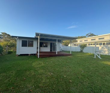 Family Home - 4 Beds / 2 Bathrooms / Wood Fire Heating. - Photo 2