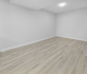 Edmonton Unfurnished house Rental in Glenridding Ravine - Luxury an... - Photo 3