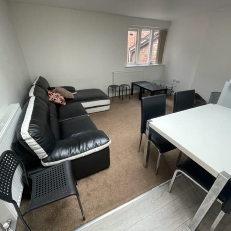 10 bedroom flat to rent - Photo 1