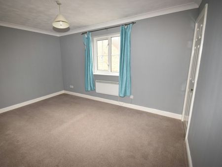 Terraced House to rent on - Photo 3