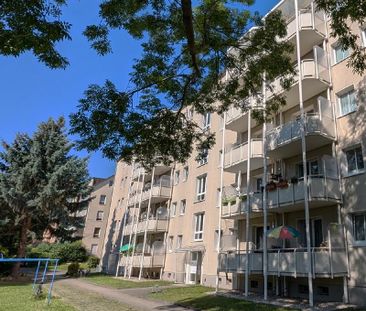 Plauen...mit Balkon! 2-Zi.-Whg. im 4. OG - frei ab Februar - Photo 2