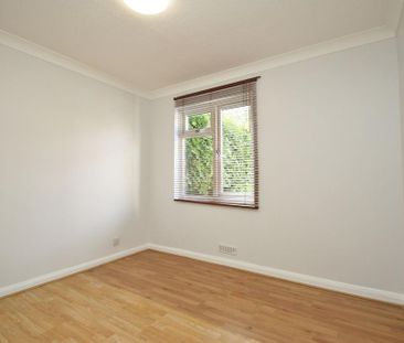 1 bedroom ground floor flat to rent - Photo 2