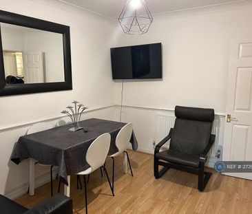 1 bedroom in a house share to rent - Photo 1