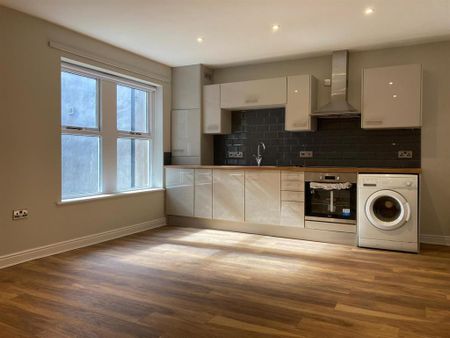 1 bedroom private hall to rent - Photo 3