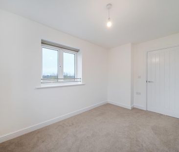 4 bedroom detached house to rent - Photo 6