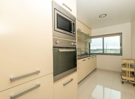 Almada, Setúbal Municipality - Photo 5