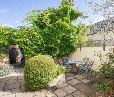 Pittville Lawn, Cheltenham, GL52 - Photo 3