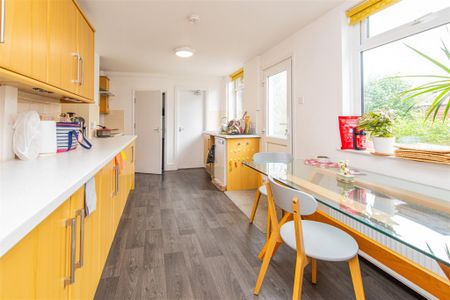 1 bed Room To Let - Photo 3