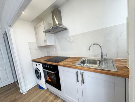 Studio to rent - Photo 5