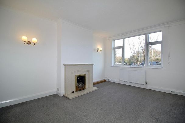 2 Bedroom Maisonette - Lower To Let - Photo 1