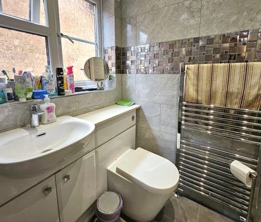 25 Pear Tree Road, Addlestone - 4 bedrooms Property for lettings - ... - Photo 5