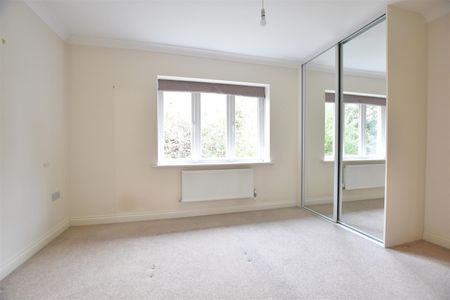 Elliston Way, Ashtead - Photo 2