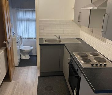 Room in a Shared House, Fox Hollies Road, B27 - Photo 4