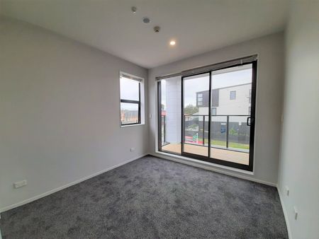 Spacious 2 bedrooms Apartment - Photo 4