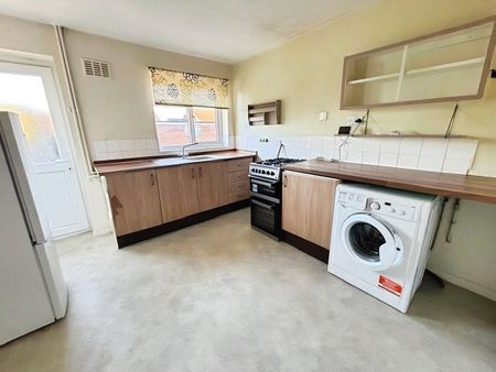 Heath Grove, Sunbury-on-Thames, Surrey, TW16 7TS - Photo 5