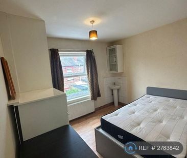 8 bedroom terraced house to rent - Photo 3