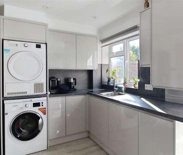 Swanholm Gardens, Calcot, RG31 - Photo 3