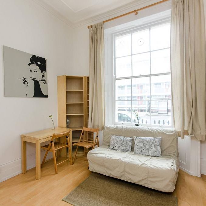 Flat 01 Claverton Street, Pimlico SW1V 3AX - Photo 1